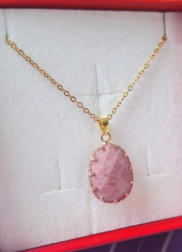 Rhodonite Éclat – Collier Harmonie & Équilibre