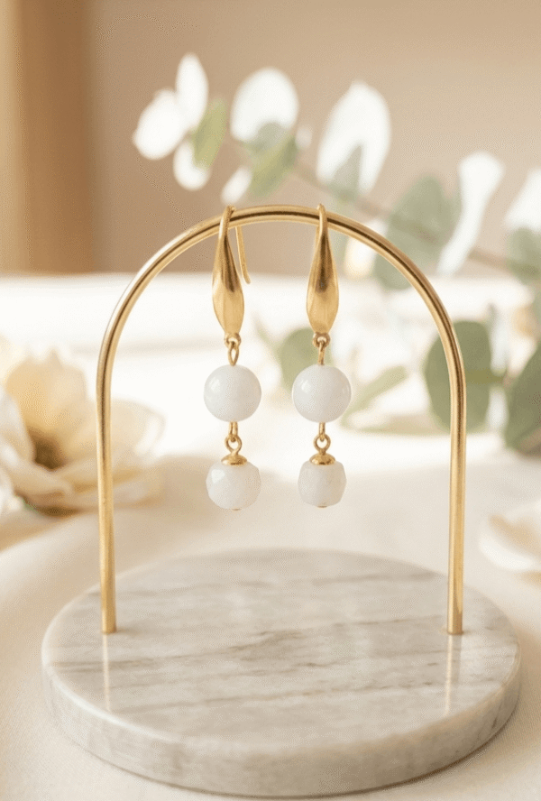 Harmonie de Lumière La Pureté du Blanc et la Chaleur du Solaire
