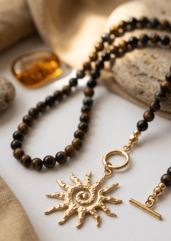 Collier Trois Protection Œil de Tigre, Faucon et Taureau