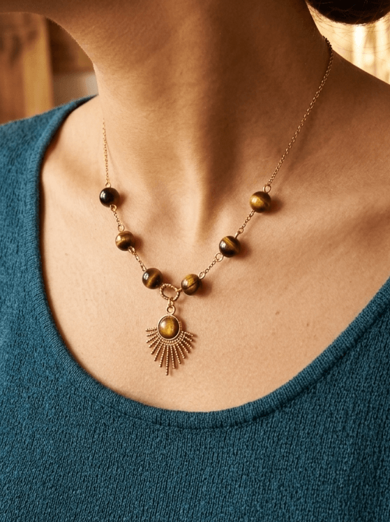 Puissance Solaire – Rangée d'Oeil de Tigre & Pendentif Soleil Ethnique