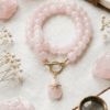 quartz rose Collier Secret d’Aurore – Goutte de Quartz & Éclat Polaire