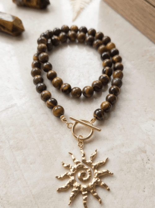 Oeil de Tigre Collier Solaire Oeil de Tigre – Force, Protection & Éclat Doré