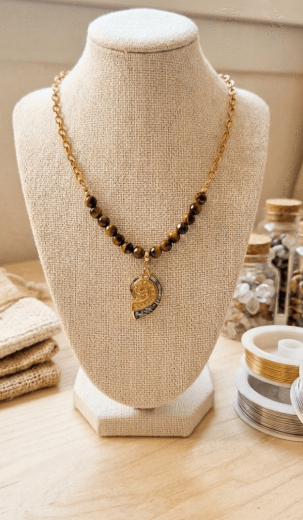 Oeil de Tigre Éclat Bohème en Œil de Tigre & Nacre Abalone Sauvage